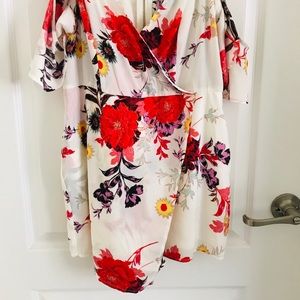 Cold shoulder romper • Floral